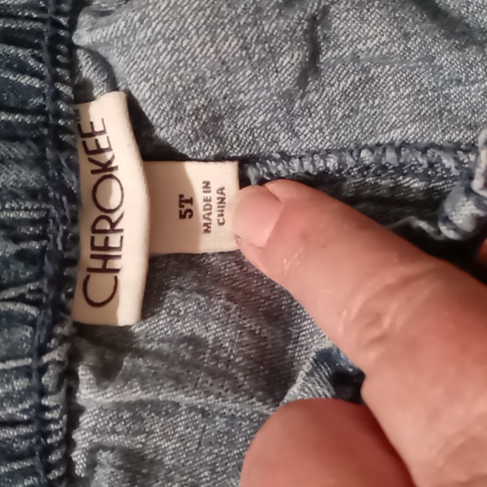Shorts - Picture 3 of 3